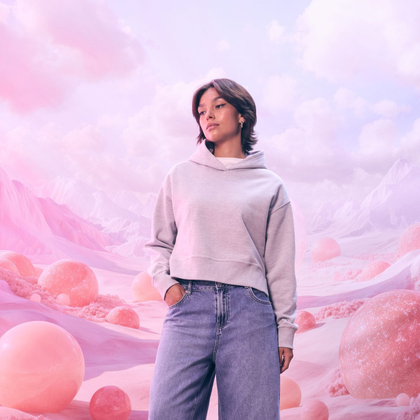 WOMEN'S RELAXED HOODIE