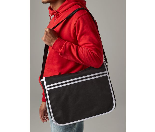 RETRO MESSENGER