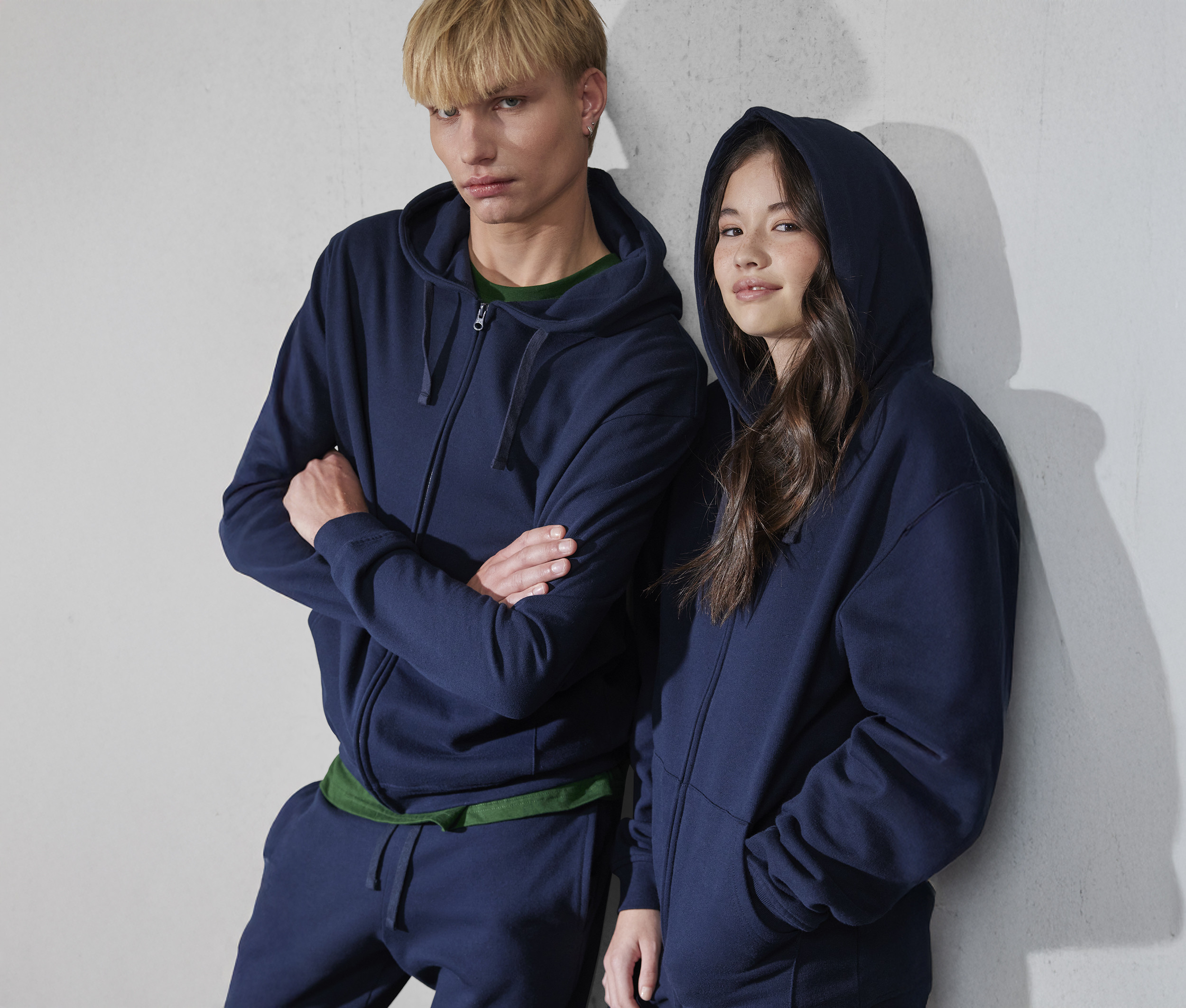 ID.334 ZIP HOOD