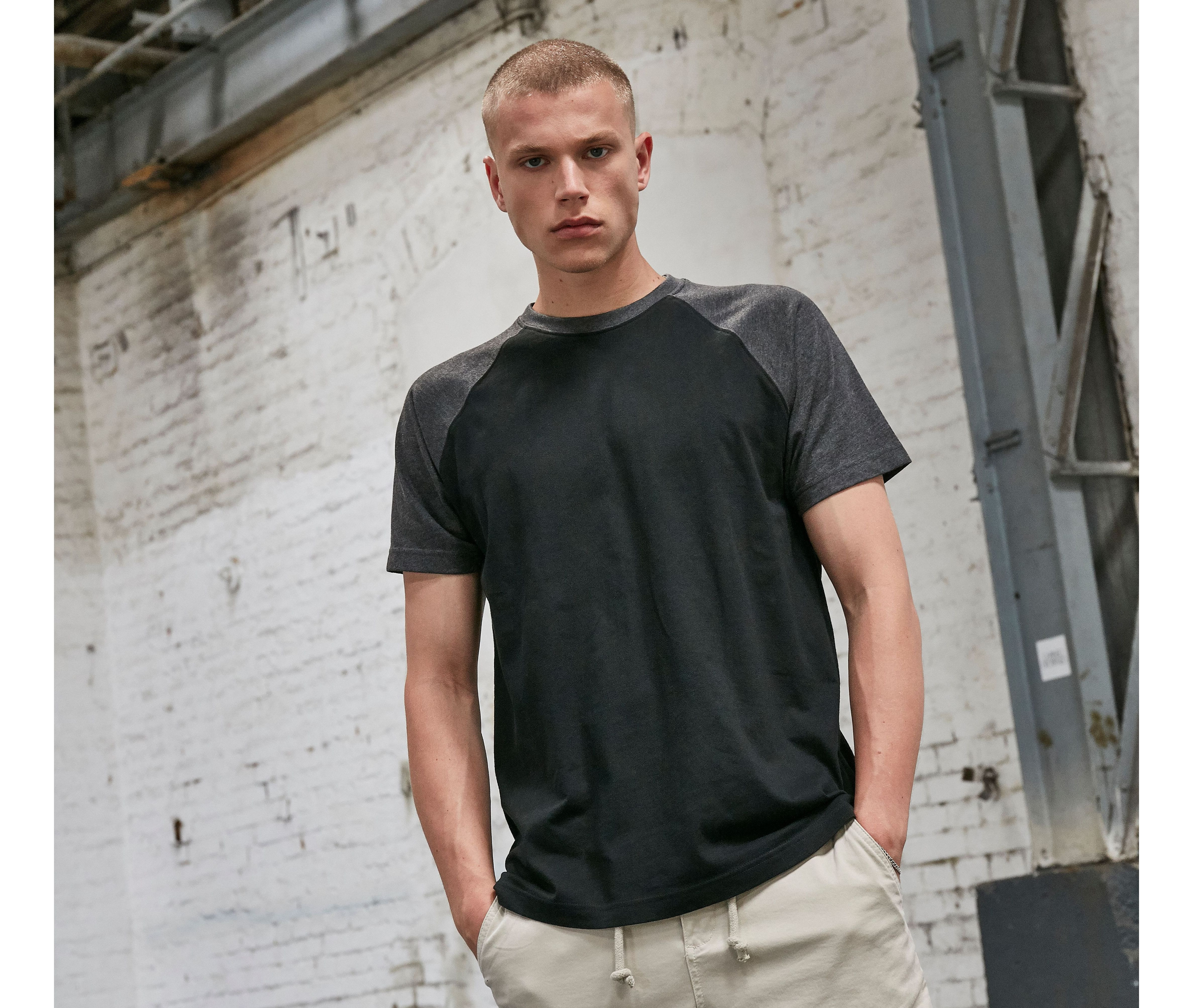 RAGLAN CONTRAST TEE